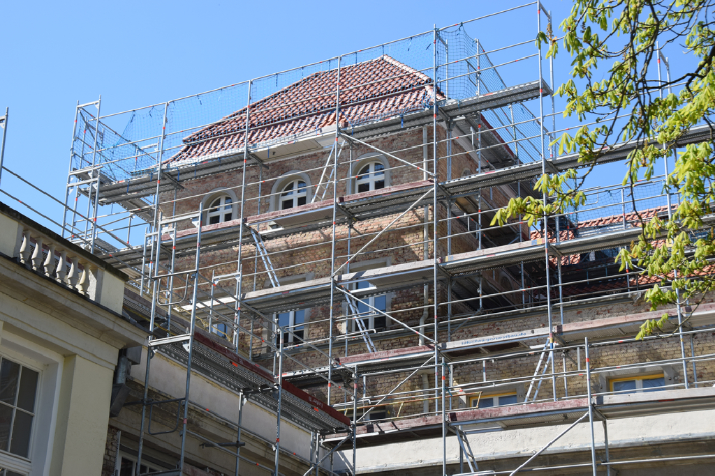 Altes Gebäude wir innen und aussen renoviert